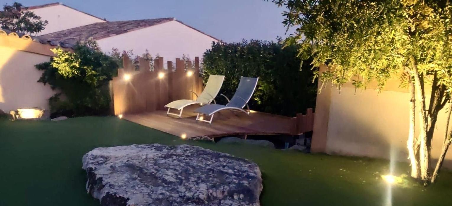 2 Hebergements - 10 Couchages - Parking, Piscine, Jacuzzi - Convivialite Roquebrune-sur Argens Exterior foto